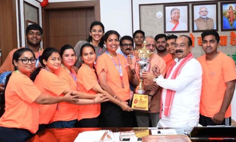 उप-मुख्यमंत्री-अरुण-साव-से-फेडरेशन-कप-मिक्स्ड-नेटबॉल-चैंपियनशिप-में-रजत-पदक-जीतने-वाले-खिलाड़ियों-ने-की-मुलाकात