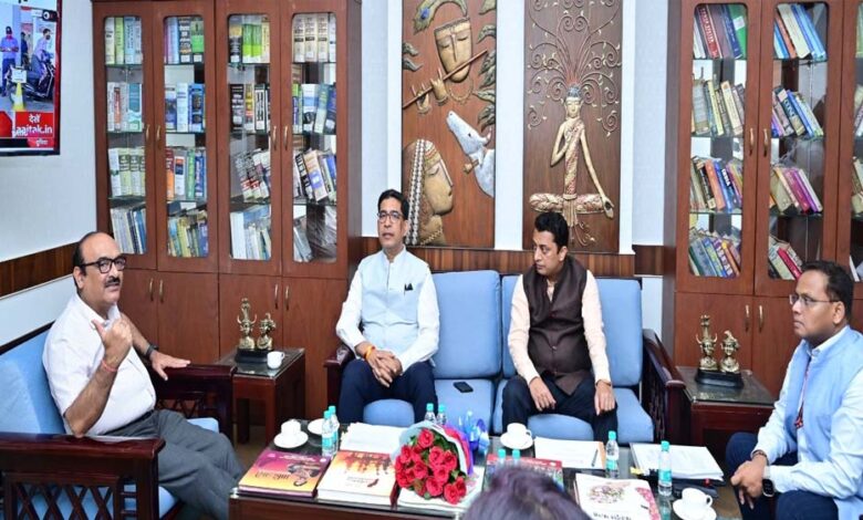 भारत-सरकार-के-भूमि-संसाधन-सचिव-ने-छत्तीसगढ़-के-मुख्य-सचिव-से-की-सौजन्य-भेंट