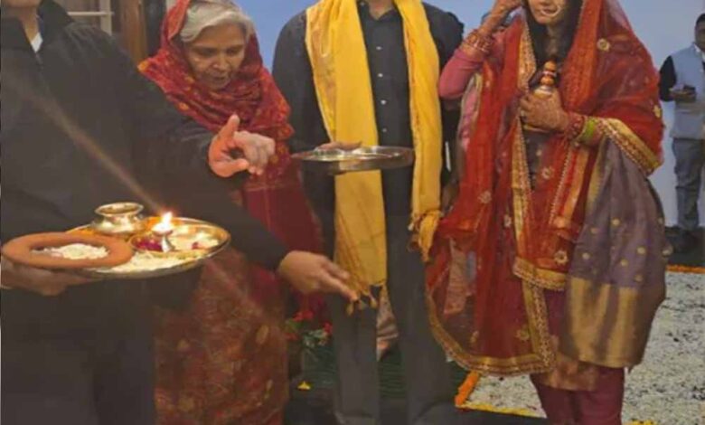 ट्विशा-शर्मा-केस-में-बढ़ा-दबाव,-cm-हाउस-पहुंचे-परिजन,-दामाद-और-समधन-पर-कार्रवाई-की-मांग
