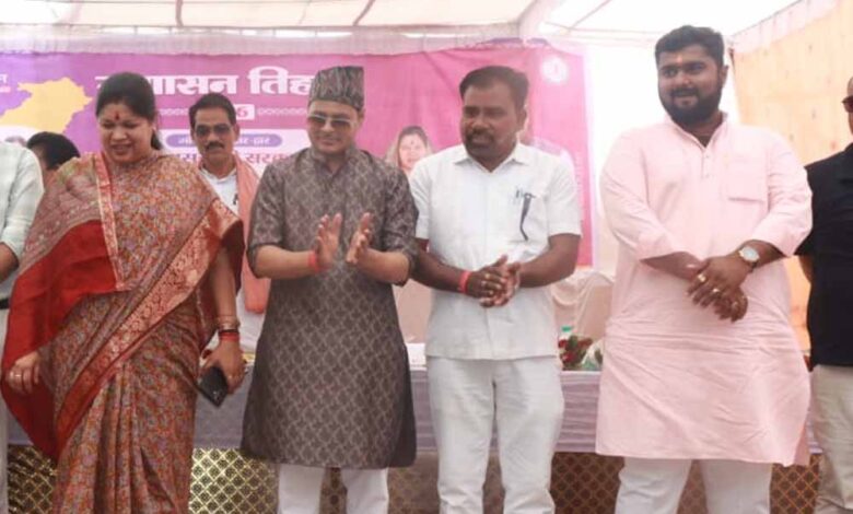 समाधान-शिविर-बना-दिव्यांग-तुलेश्वरी-के-लिए-सहारा