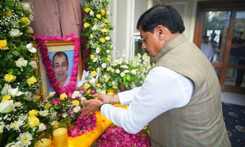 मुख्यमंत्री-डॉ-यादव-ने-लखनऊ-में-स्व.-प्रतीक-यादव-के-परिजन-से-भेंट-कर-सांत्वना-दी