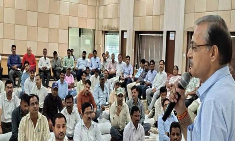 शिक्षक-राष्ट्र-निर्माण-में-समर्पित-हों,-तभी-बनेगा-सशक्त-भारत-:-डॉ.-शर्मा