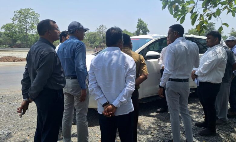 लोक-निर्माण-विभाग-के-सचिव-ने-सड़कों-का-काम-देखा