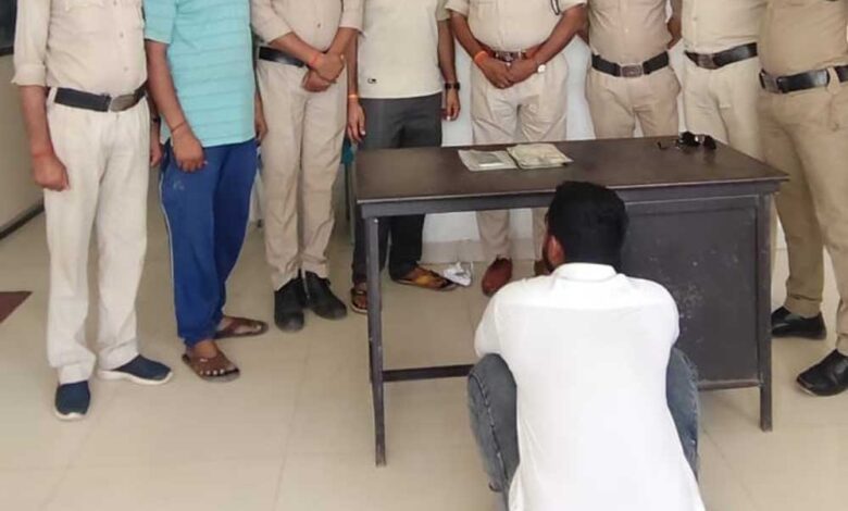 पन्ना-पुलिस-ने-एपीके-फाइल-इंस्टॉल-कर-साइबर-ठगी-करने-वाले-अंतर्राज्यीय-गिरोह-का-किया-पर्दाफाश
