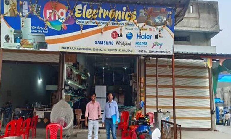 भगवान-बिरसा-मुण्डा-स्वरोजगार-योजना-से-झाबुआ-के-प्रेम-गामड़-बने-आत्मनिर्भर