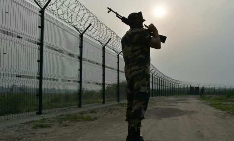 भारत-बांग्लादेश-बॉर्डर-पर-तनाव!-घुसपैठियों-को-खदेड़ते-ही-bsf-bgb-के-बीच-बढ़ी-तनातनी,-हुई-पत्थरबाजी