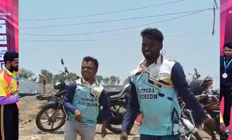 भारतीय-क्रिकेट-टीम-में-चुने-गए-लोकेंद्र-आर्य,-कभी-गांव-वाले-कहते-थे-‘लंगड़ा-बेटा-किसी-काम-का-नहीं’
