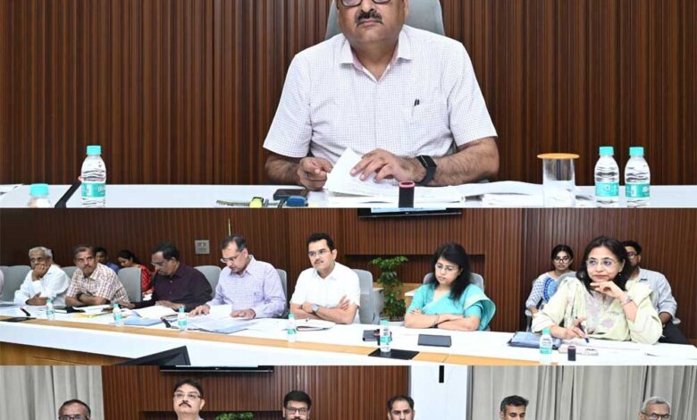 छत्तीसगढ़-में-पीएमजीएसवाई-की-उच्च-स्तरीय-समीक्षा,-ग्रामीण-सड़कों-के-निर्माण-में-तेजी-लाने-के-निर्देश