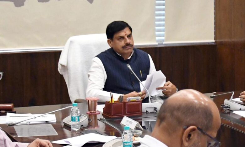 सार्वजनिक-स्थलों-पर-सीसीटीवी-और-आवासों-में-ईको-फ्रेंडली-भवन-निर्माण-सामग्री-के-उपयोग-को-करें-प्रोत्साहित-:-मुख्यमंत्री-डॉ.-यादव
