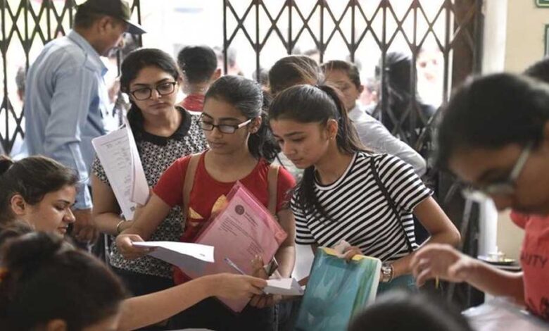 mp-के-लाखों-छात्रों-को-बड़ी-राहत!-सस्ती-हो-सकती-है-इंजीनियरिंग-की-पढ़ाई,-निजी-कॉलेजों-ने-भेजा-शुल्क-कटौती-प्रस्ताव