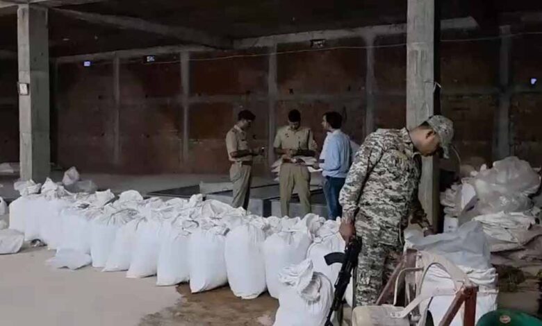 डिटर्जेंट-गोदाम-की-आड़-में-बन-रहा-था-गुटखा,-किराएदार-की-तलाश-में-जुटी-पुलिस