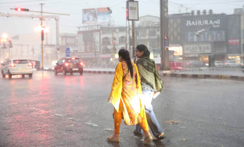 mp-weather-update:-15-जिलों-में-झमाझम-बारिश,-2-दिन-में-भोपाल-उज्जैन-पहुंचेगा-मानसून;-ग्वालियर-चंबल-में-इंतजार-जारी