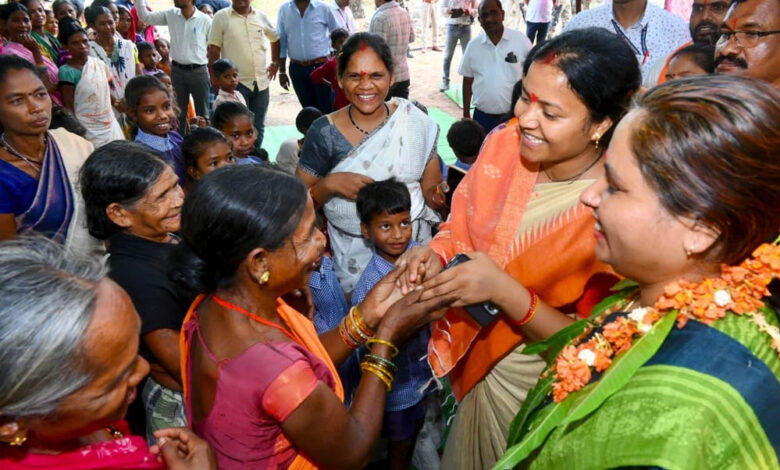 नवविकास-की-राह-पर-अग्रसर-बस्तर-:जगरगुण्डा-पहुंचने-वाली-पहली-महिला-मंत्री-बनी-लक्ष्मी-राजवाड़े