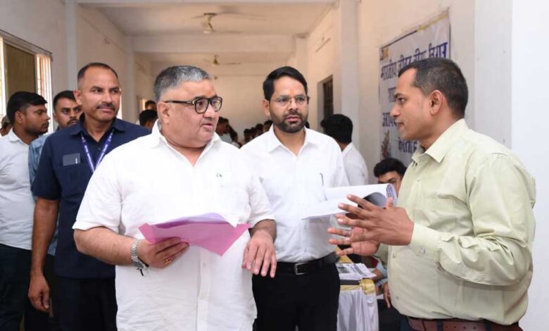 संभाग-स्तरीय-रोजगार-मेले-में-युवाओं-का-बढ़ाया-उत्साह,-मंत्री-राजेश-अग्रवाल-बोले—-प्रतिभा-और-कौशल-को-मिलेगा-बेहतर-अवसर