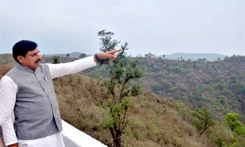 मुख्यमंत्री-डॉ.-यादव-ने-बैतूल-के-हिल-स्टेशन-कुकरू-में-देखा-सनसेट-पॉइंट