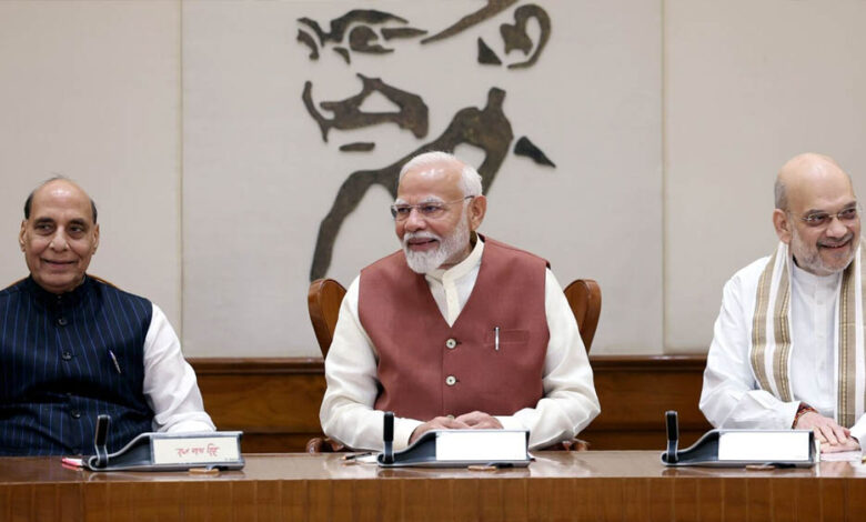 pm-मोदी-की-कैबिनेट-में-हो-सकता-है-बड़ा-फेरबदल,-कौन-होगा-बाहर-और-किन-नए-चेहरों-को-मिल-सकता-है-मौका?