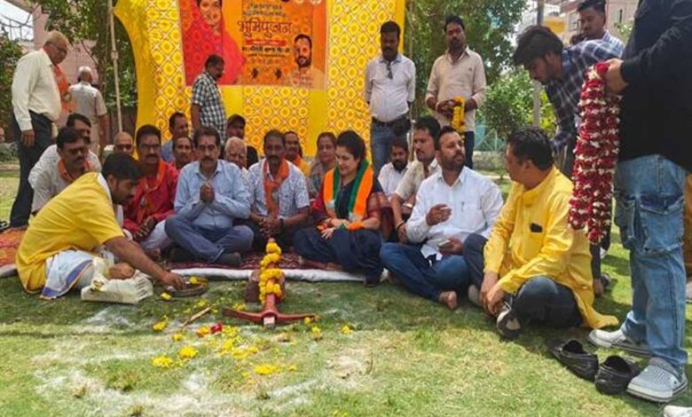 नागरिकों-को-मूलभूत-सुविधाएं-उपलब्ध-कराना-और-क्षेत्र-के-समग्र-विकास-के-लिए-सरकार-प्रतिबद्ध:-राज्यमंत्री-गौर