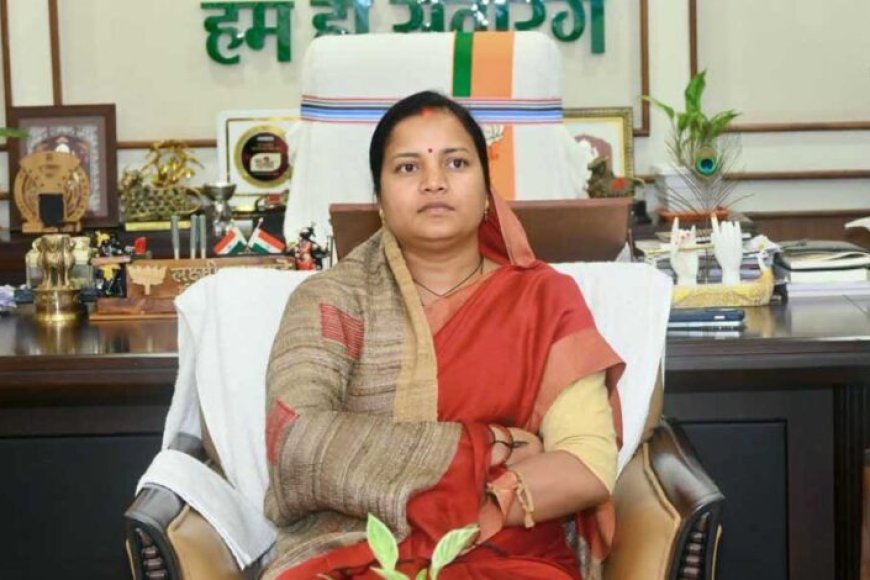 मन-की-बात’-से-विकसित-भारत-का-संकल्प-हुआ-और-मजबूत:-प्रधानमंत्री-के-प्रेरक-संदेशों-का-मंत्री-लक्ष्मी-राजवाड़े-ने-किया-श्रवण