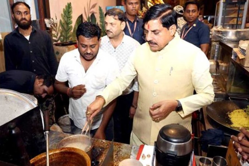 मुख्यमंत्री-डॉ.-यादव-ने-सड़क-यात्रा-के-दौरान-नागरिकों-से-किया-संवाद