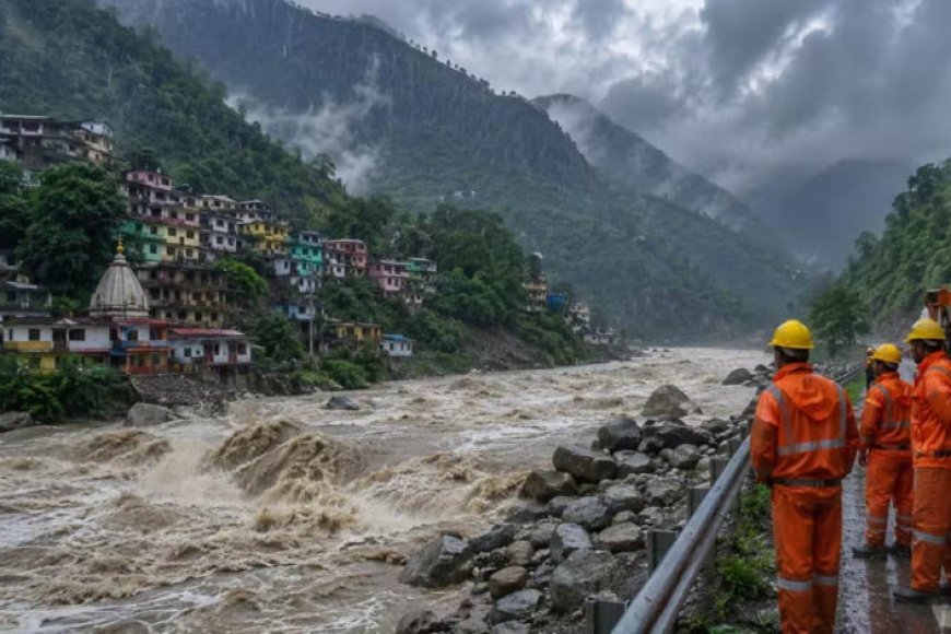 uttarakhand-weather:-उत्तराखंड-में-मूसलाधार-बारिश-से-हालात-बेकाबू,-फ्लैश-फ्लड-का-अलर्ट;-कई-जिलों-में-स्कूल-बंद