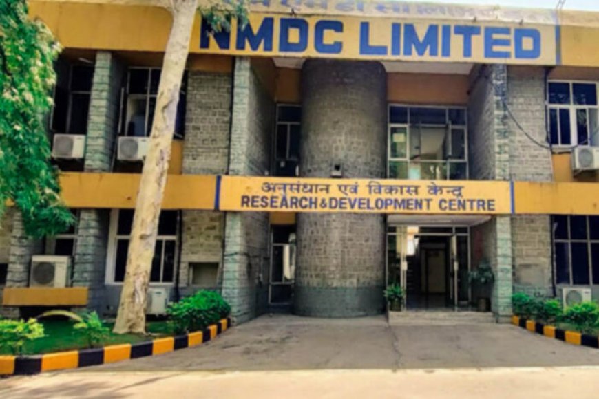 रायपुर-में-nmdc-कार्यालय-पहुंची-संसदीय-राजभाषा-समिति,-हिंदी-के-प्रभावी-क्रियान्वयन-का-लिया-जायजा