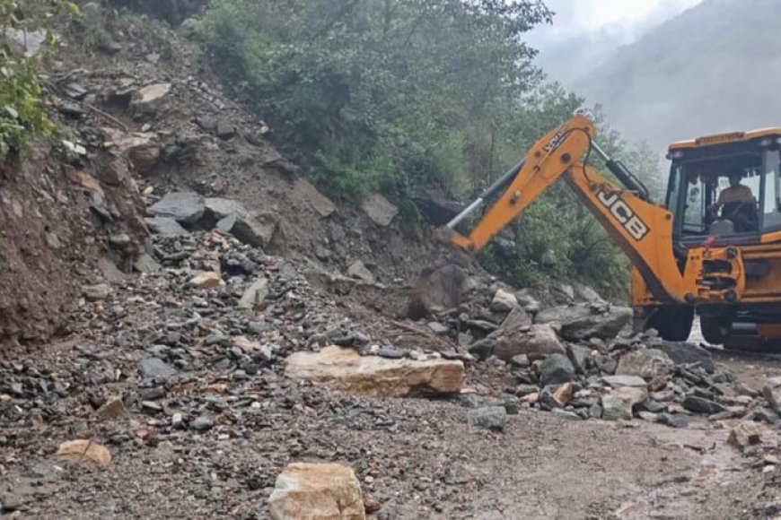 उत्तराखंड-में-बारिश-का-कहर:-भूस्खलन-से-140-सड़कें-बंद,-अगले-2-दिन-भारी-बारिश-का-अलर्ट