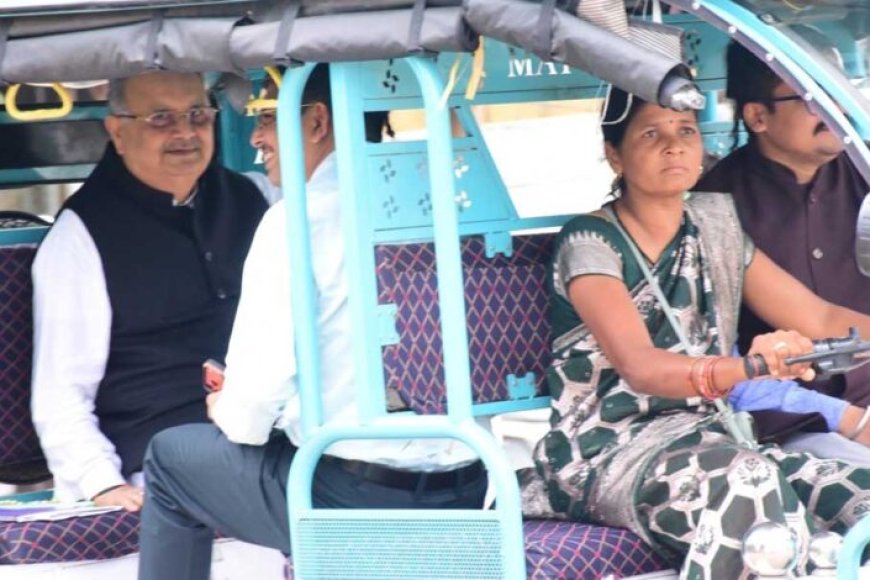 महिलाएं-हो-रही-हैं-सशक्त-एवं-सक्षम-ई-रिक्शा-में-बैठकर-स्पीकर-हाउस-के-लिए-रवाना-हुए-विधानसभा-अध्यक्ष-डॉ.-रमन-सिंह